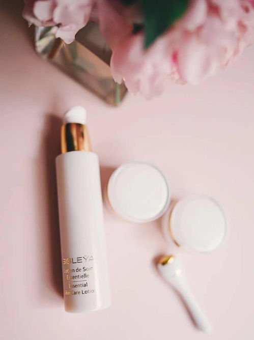 為什么她熬夜了,皮膚卻沒(méi)變差